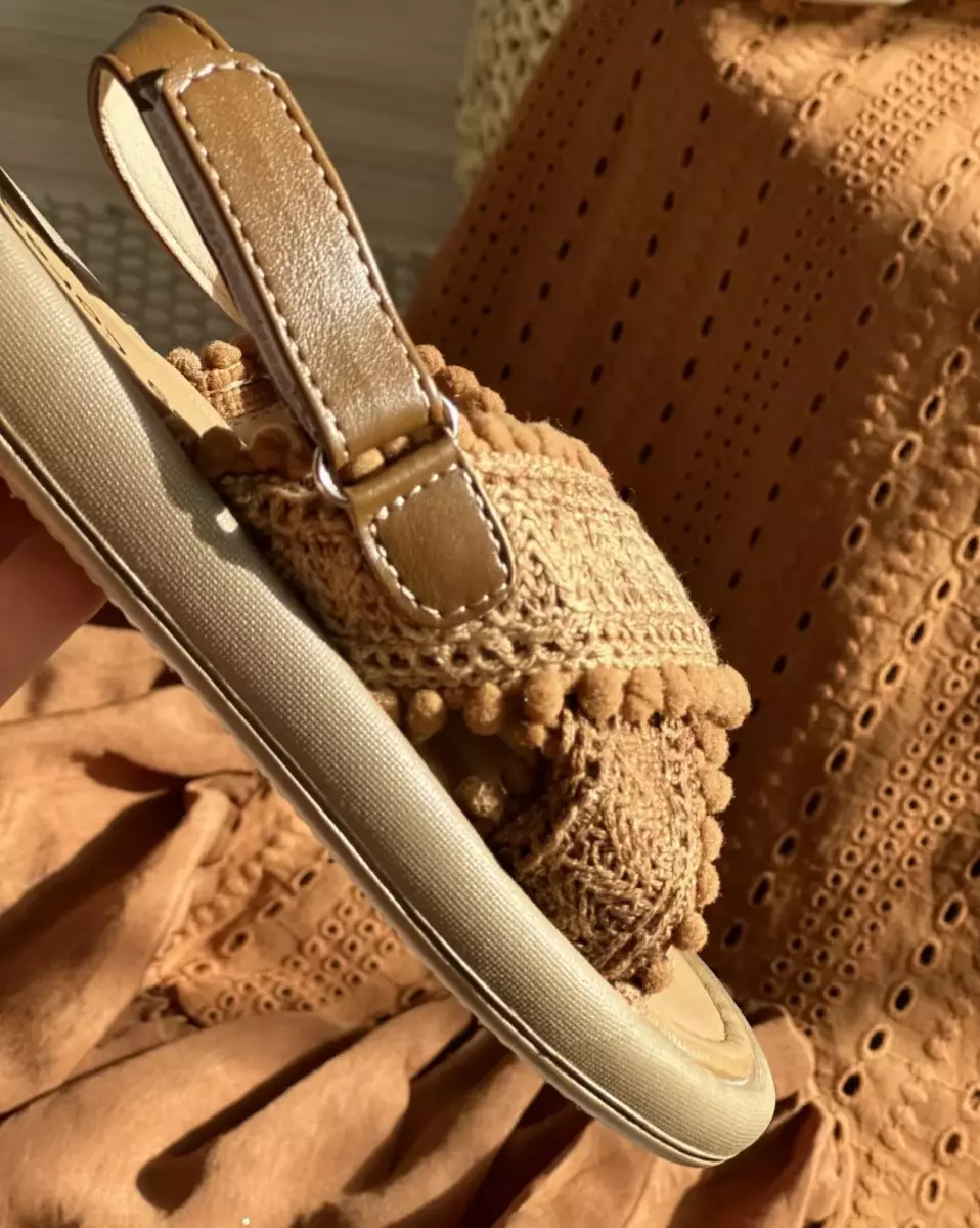 صندل کنفی کد 580