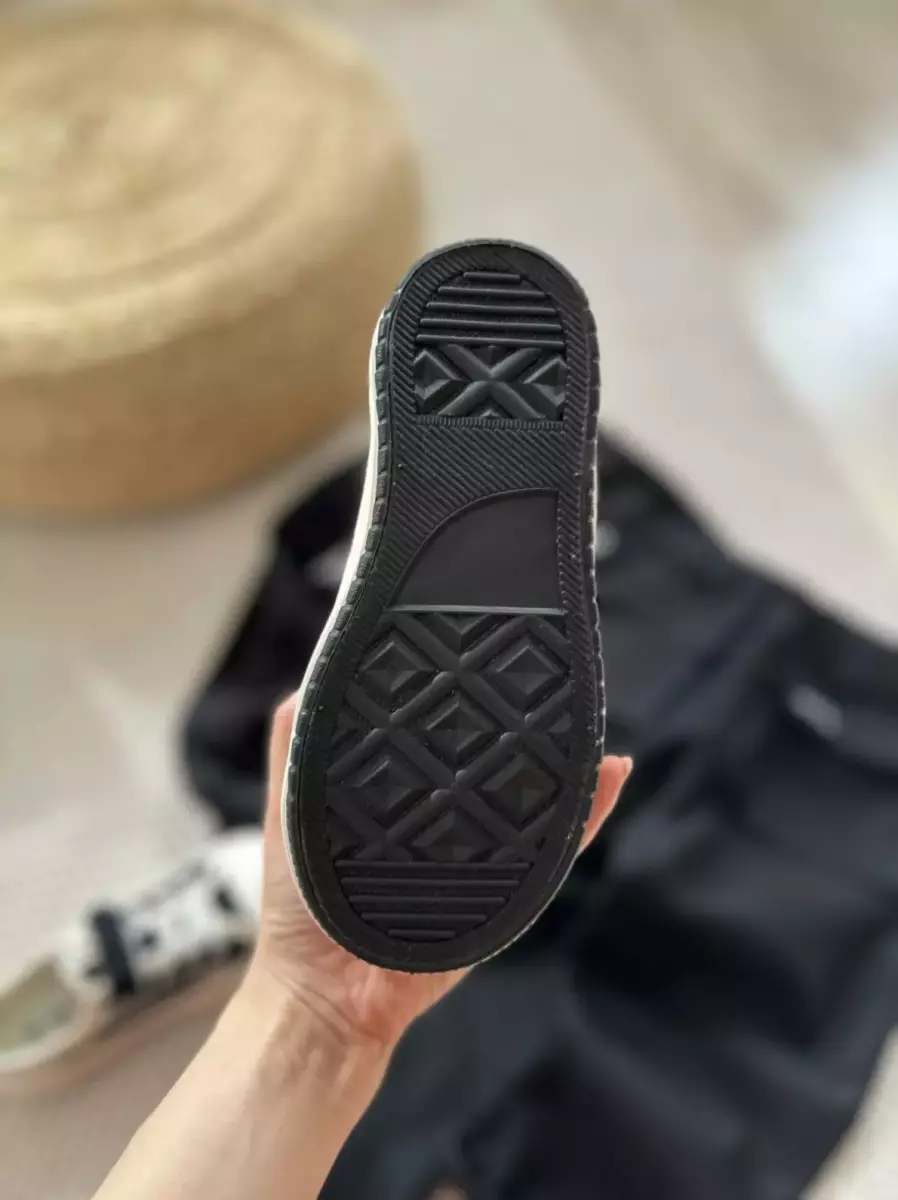 کتونی بلک وایت کد 585