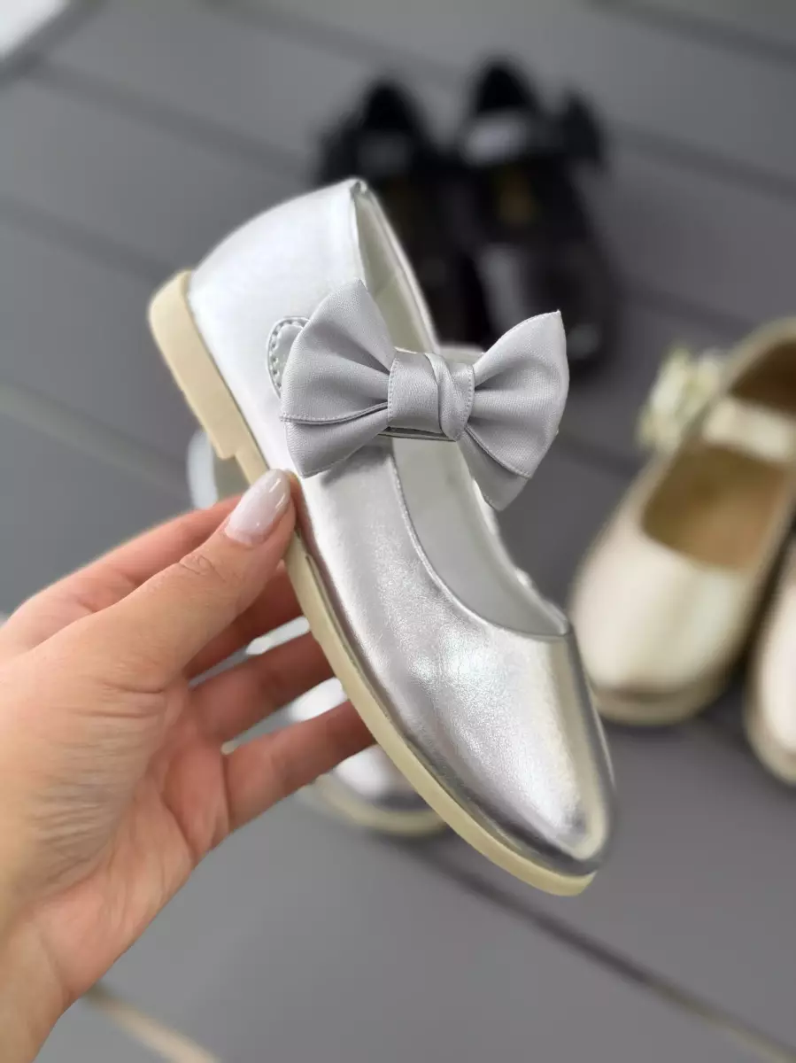 کفش شاین دار