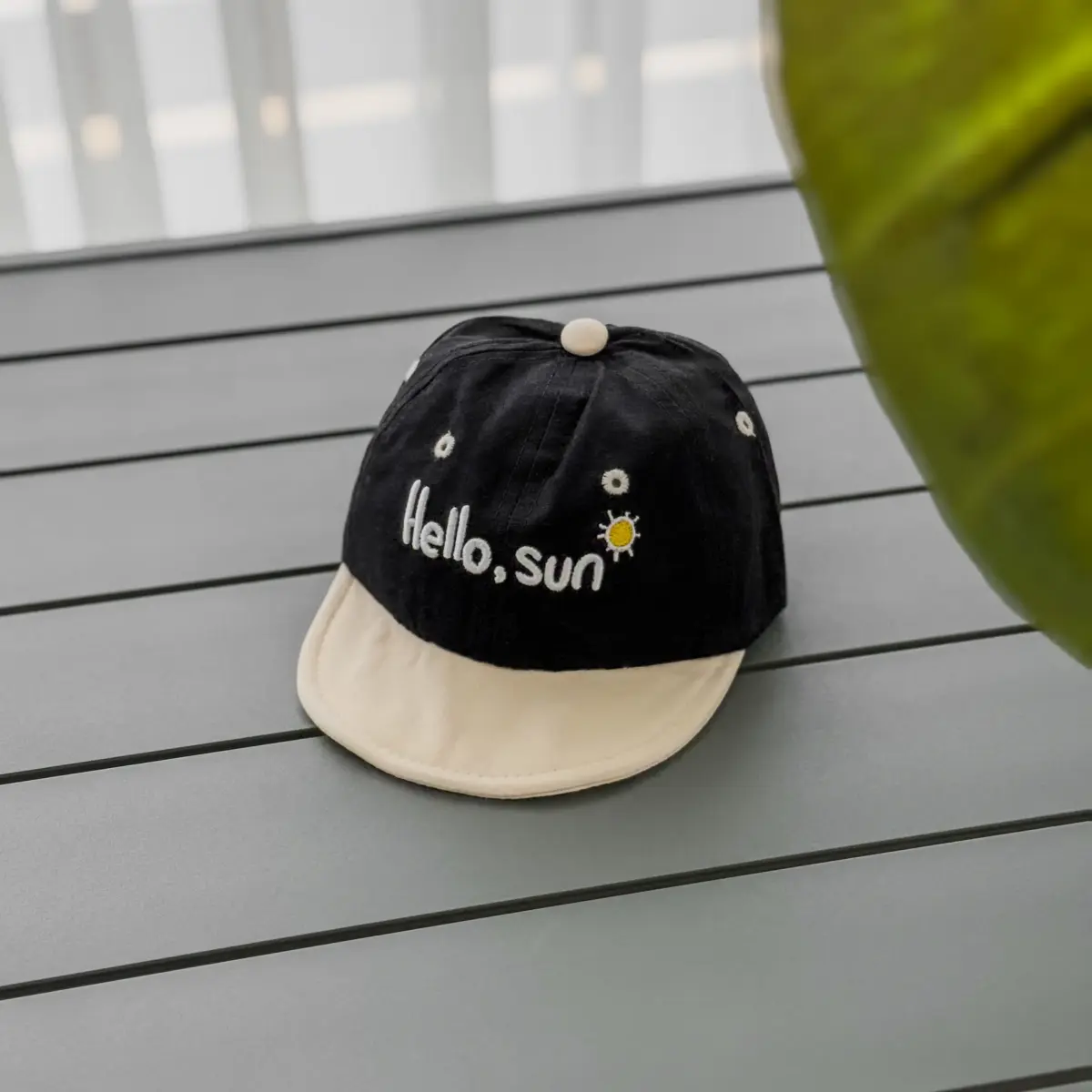 کلاه نقلی Hello sun