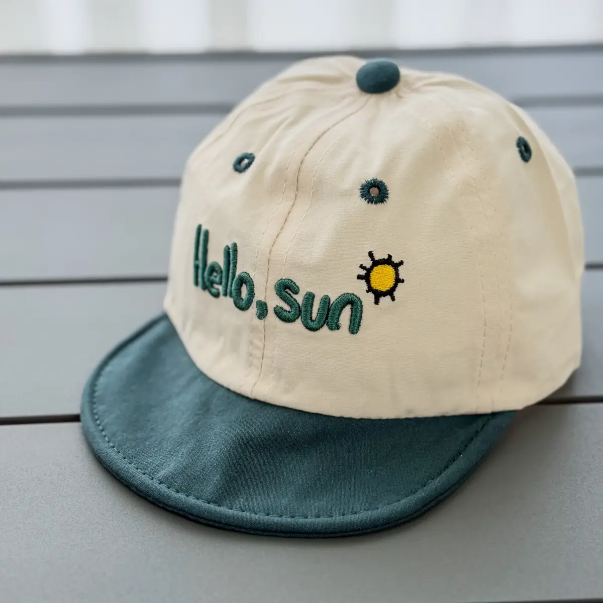 کلاه نقلی Hello sun