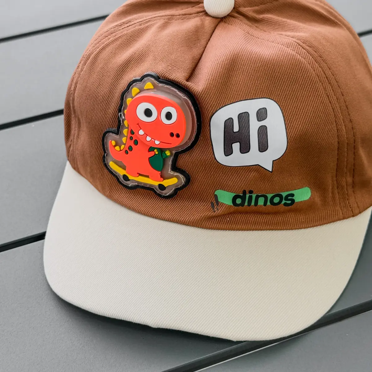 کلاه نقلی Dinos